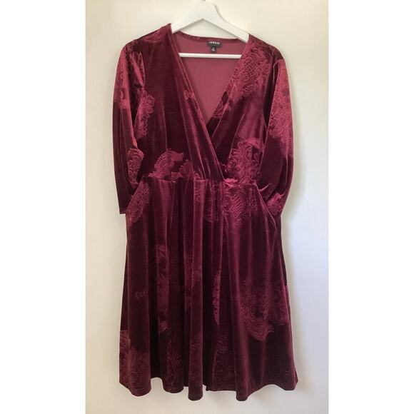 Torrid Burgundy Red Velvet Floral Surplice faux Wrap Dress size 1 - Picture 4 of 7